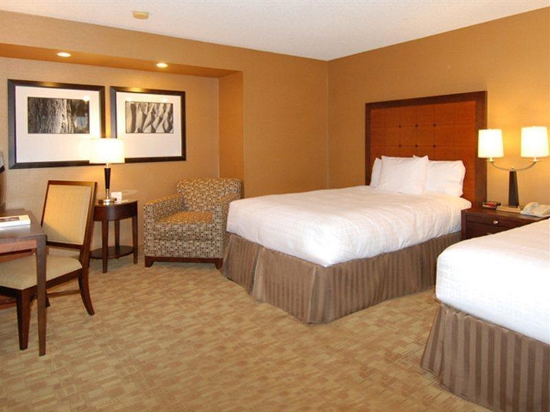 Best Western Inn At Palm Springs Buitenkant foto